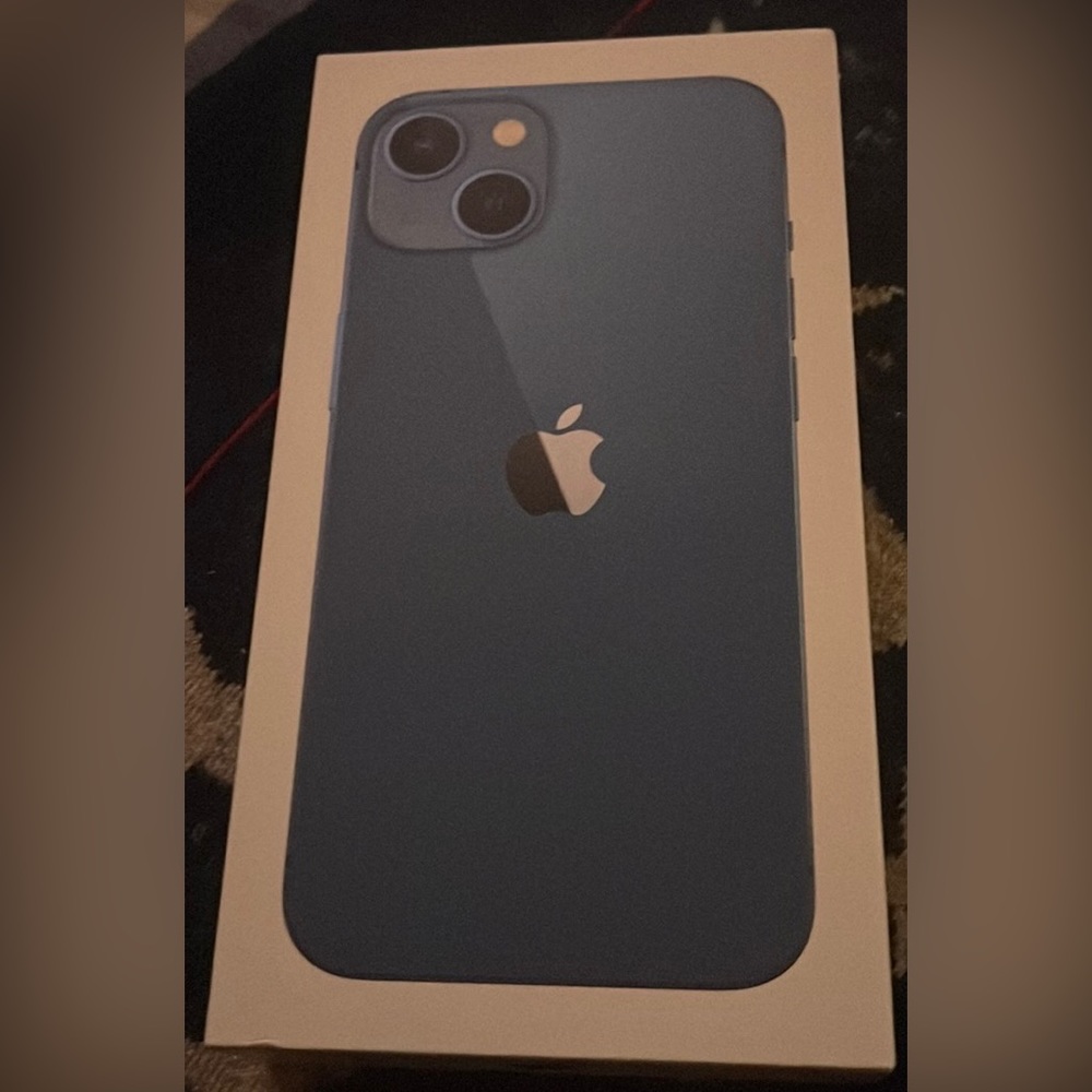 IPHONE 13 BRAND NEW IN THE BOX!!!!